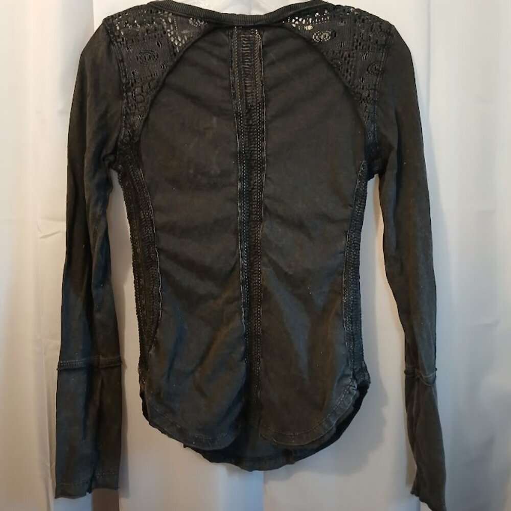 FREE PEOPLE Shell Lace Henley T-shirt Top XS Black Scoop neck Gold Coast LS - Picture 8 of 14